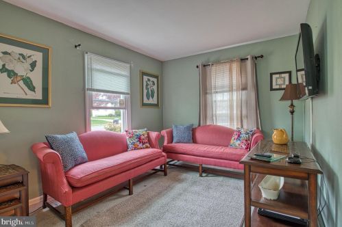 16 Fogarty Dr, Trenton NJ 08619-4321 exterior