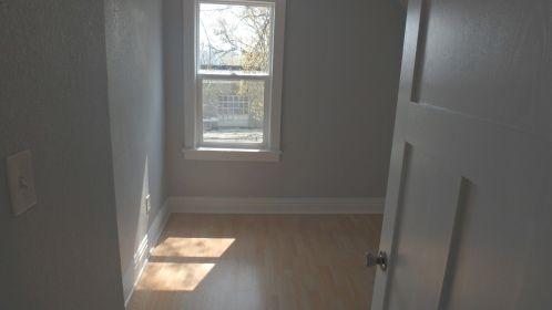 557 Oak St, Waukegan IL 60085-6530 exterior