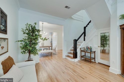 145 U St, Washington DC 20001-2338 exterior