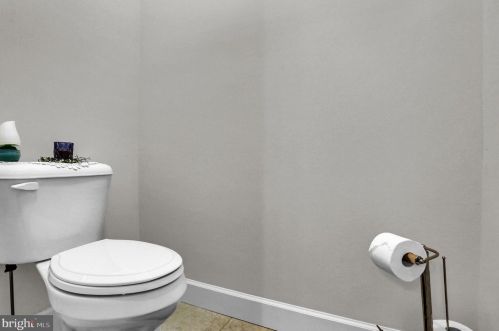 296 Friendly Dr, Hanover PA 17331 exterior