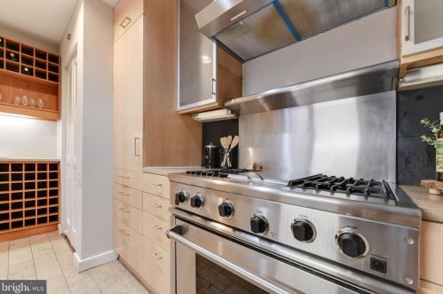 1007 New Hampshire Ave, Washington DC 20011-4729 exterior