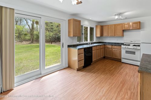 26 Scott Dr, Berkeley Township NJ 08721-1225 exterior