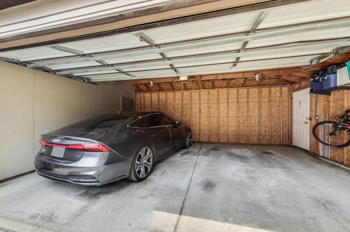 3418 Sheffield Ave, Chicago IL  60657-8589 exterior