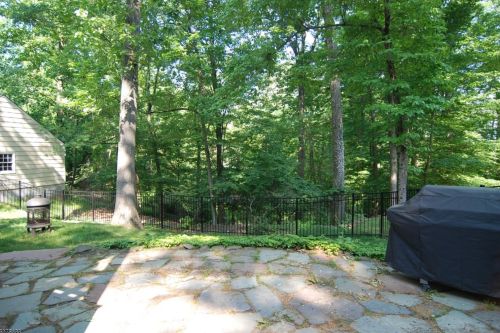 2 Ridge Dr, Berkeley Heights NJ  07922-2110 exterior