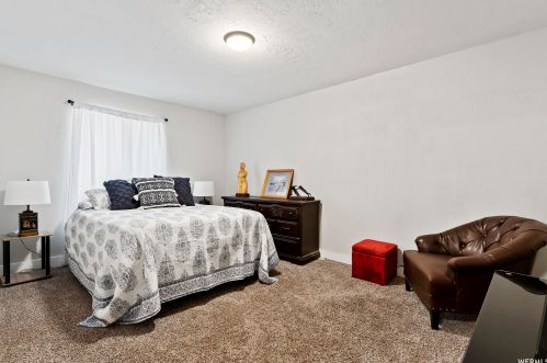 2474 Crk Rd, Sandy UT 84093-6442 exterior