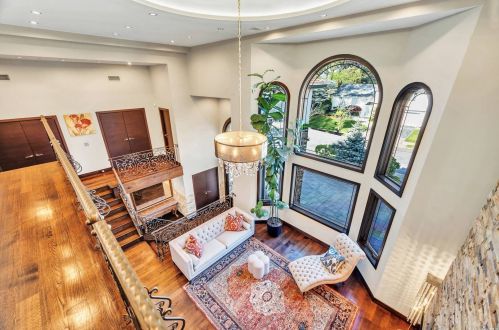 795 Kearny Dr, Valley Stream NY 11581-3624 exterior