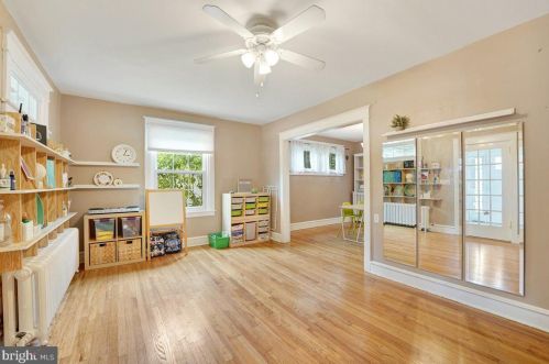 238 Roland Rd, Chester PA 19015-3328 exterior