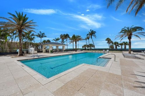 4051 Gulf Shore Blvd, Naples FL 34103-2274 exterior