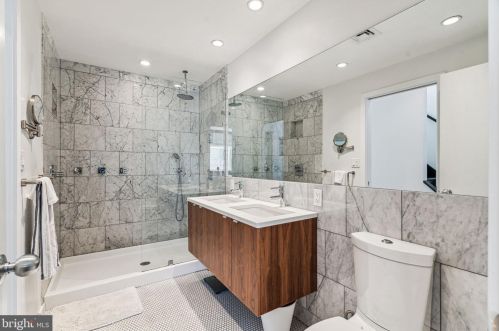 1114 Bodine St, Philadelphia PA  19147-5306 exterior