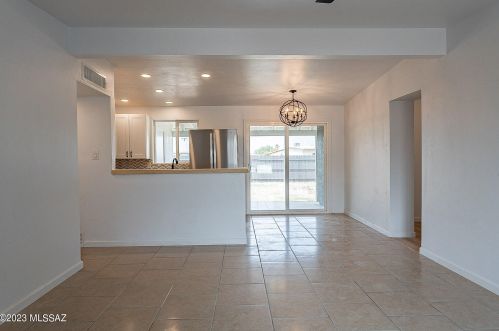 6520 Calle Herculo, Tucson AZ  85710-5620 exterior