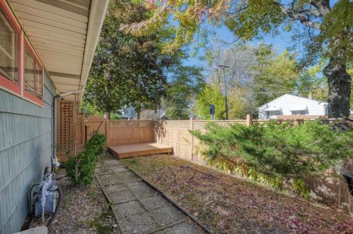 1322 Cleveland Ave, Saint Paul MN 55116-2653 exterior