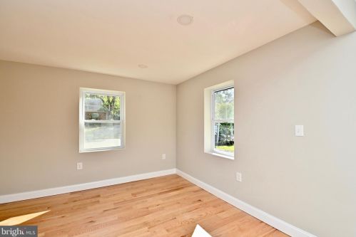 148 Moncure Dr, Alexandria VA 22314-4946 exterior