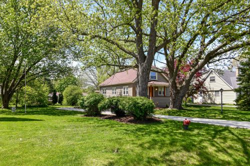 4235 92nd St, Milwaukee WI  53228-2133 exterior