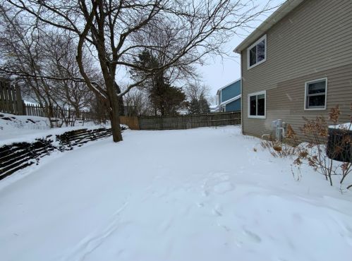 1387 Parkridge Ct, Bull Valley IL 60014-8693 exterior