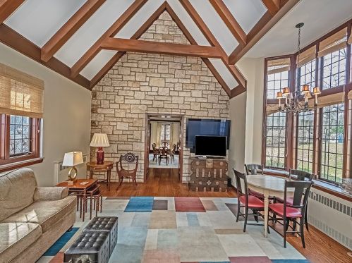 1100 Shady Ave, Pittsburgh PA  15232-2810 exterior