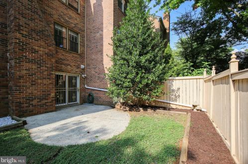 5803 Tudor Ln, Rockville MD  20852-2850 exterior