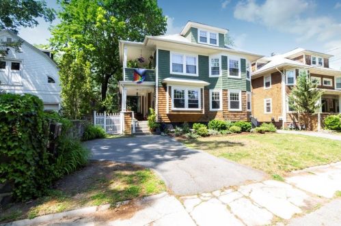 256 President Ave, Providence, RI 02906-5536