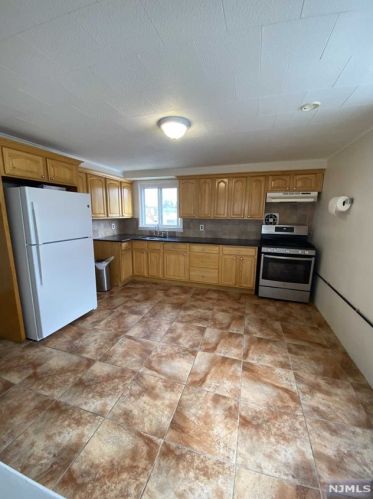 138 Maryland Ave, Paterson NJ  07503-1615 exterior