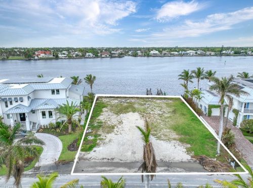 2188 Kingfish Rd, Naples FL 34102-1536 exterior