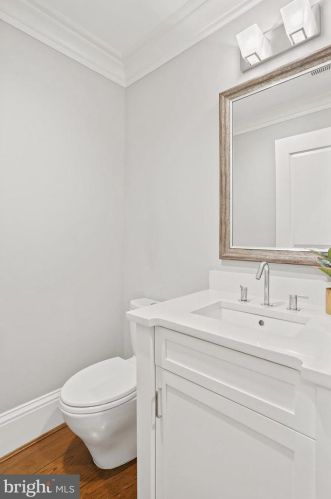 420 3rd St, Washington DC  20003-1930 exterior