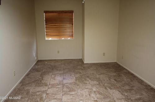 5911 Sun County Blvd, Tucson AZ 85712-2345 exterior