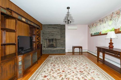 2 Tamidan Rd, Poughkeepsie NY 12601-5214 exterior