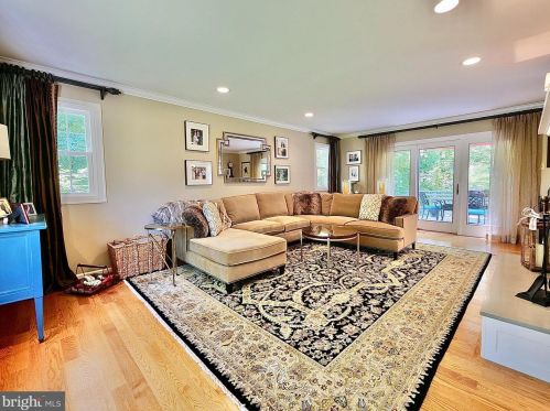 12 Michele Dr, Media PA 19063-1029 exterior