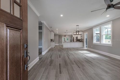 105 Genesee St, Tampa FL  33603-3825 exterior