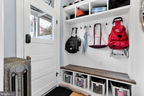 404 6 St, Washington DC 20003-2703 exterior