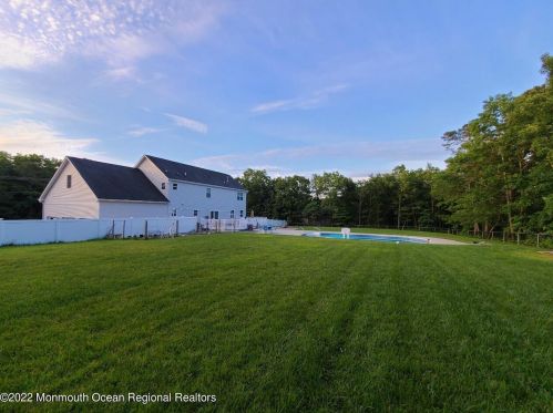 660 Berkeley Ave, Berkeley Township NJ 08721-3703 exterior