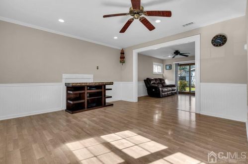 16 Cambridge Rd, Edison NJ  08817-3835 exterior