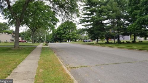 26 Acres Dr, Trenton NJ 08690-3915 exterior