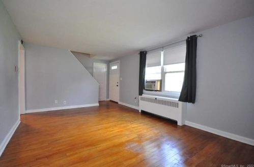 913 Plymouth St, Windsor CT 06095-3713 exterior