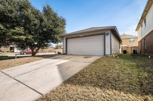 2807 Crownover St, Austin TX  78725-4764 exterior