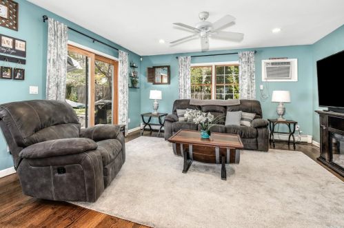 11 St, Huntington Station NY 11746-1332 exterior