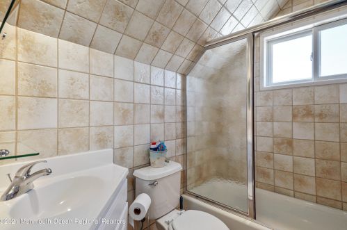 100 Vance Ave, Lavallette NJ 08735-2239 exterior