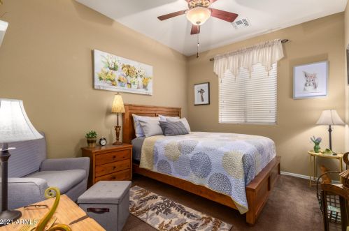 7706 24 Dr, Phoenix AZ 85041-7668 exterior