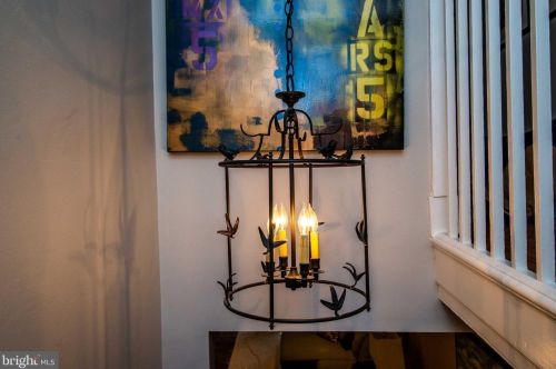 312 Juniper St, Philadelphia PA 19107-5818 exterior