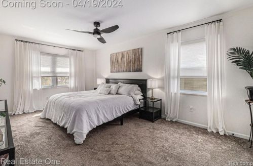 823 Randall Dr, Troy MI  48085-4849 exterior