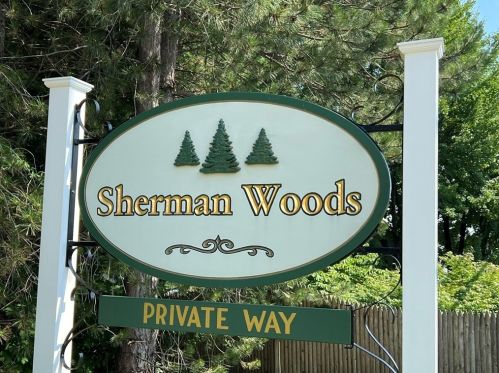 56 Evergreen Cir, Canton MA  02021-2085 exterior