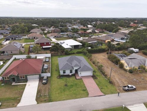 5530 North Crisona Cir, Fort Pierce, FL 34986-3629