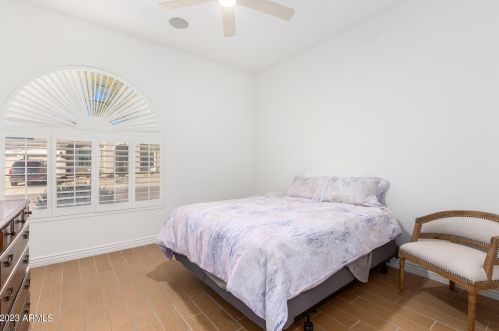 22037 55th St, Phoenix AZ  85054-7151 exterior