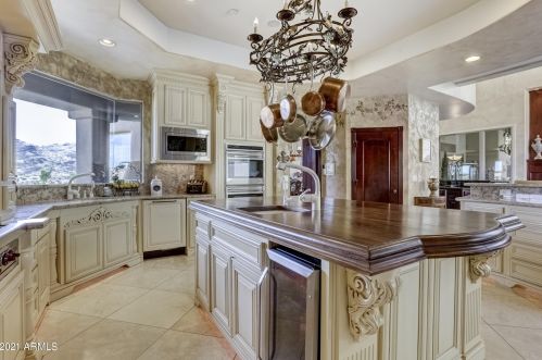 13841 Cyn Dr, Phoenix AZ 85016-2403 exterior