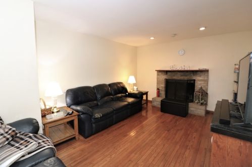 1222 Amberwood Dr, Bull Valley IL 60014-1825 exterior