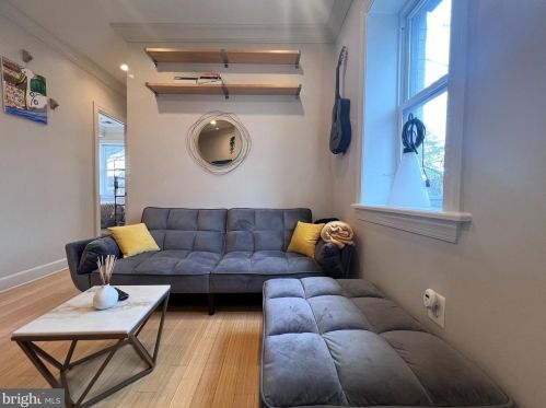 6 Rhode Island Ave, Washington, DC 20001-1007