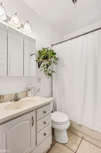 3104 Walton St, Chicago IL 60651-3331 exterior