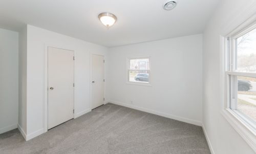 4886 Mohawk Ave, Milwaukee WI  53217-5426 exterior