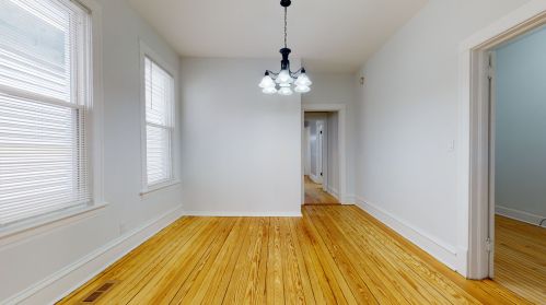 1915 Roscoe St, Chicago IL 60618-5236 exterior