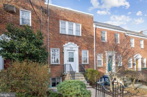 2020 Tunlaw Rd, Washington, DC 20007-2219