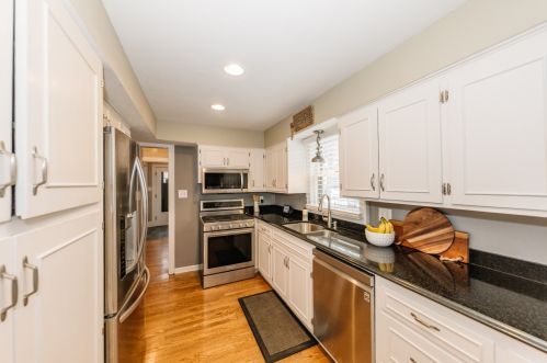 5030 Larkin St, Milwaukee WI 53217-5754 exterior